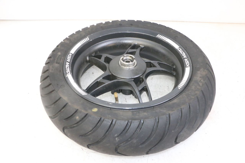 photo de HINTERRADFELGE UND REIFEN KSR SIRION 4T 50 (2018 - 2025) - Technische Nahaufnahme