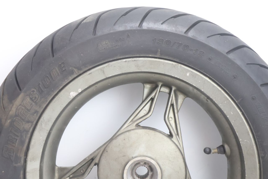 photo de HINTERRADFELGE UND REIFEN RIDE SLASH 2T 50 (2012 - 2014) - Detailansicht des Bauteils