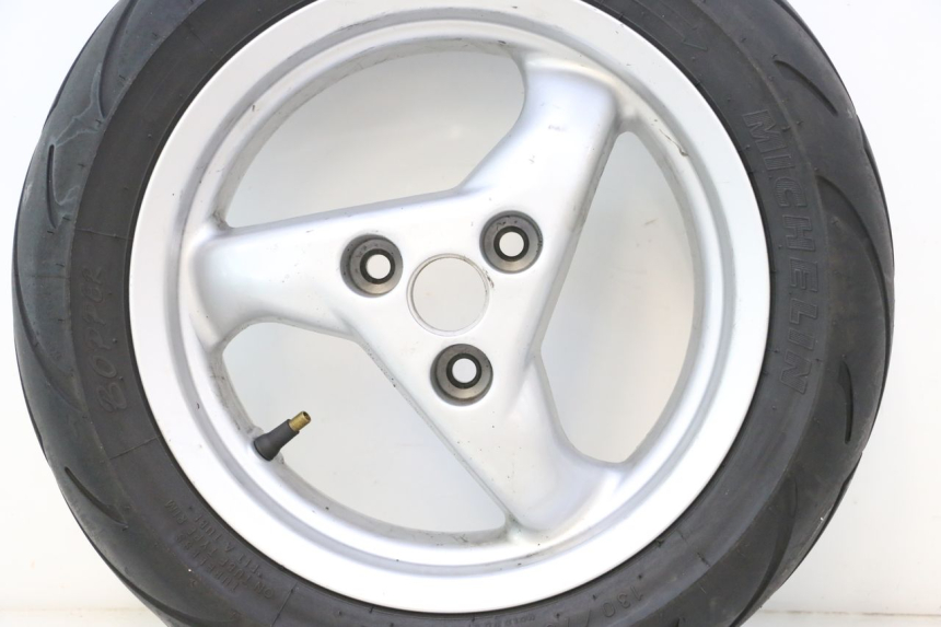 photo de HINTERRADFELGE UND REIFEN PEUGEOT SPEEDFIGHT LC 50 (1996 - 2002) - Hochauflösende Nahaufnahme