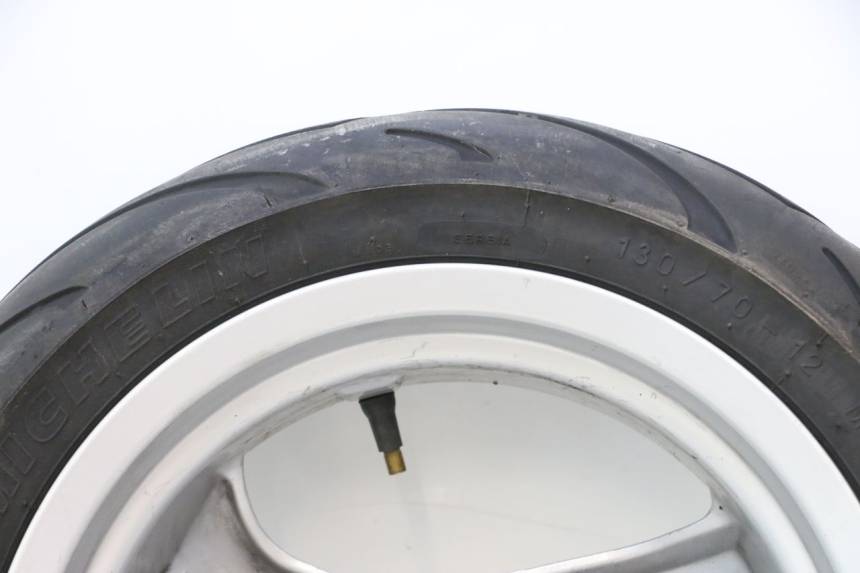 photo de HINTERRADFELGE UND REIFEN PEUGEOT SPEEDFIGHT LC 50 (1996 - 2002) - Kennzeichnungen und Originalreferenzen