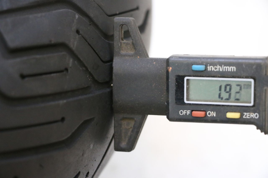 photo de HINTERRADFELGE UND REIFEN APRILIA SR MOTARD 50 (2012 - 2018) - Detaillierte Sichtprüfung