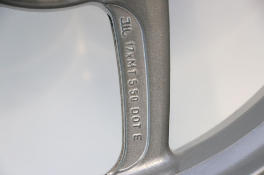 photo de HINTERRADFELGE UND REIFEN DUCATI SS IE DS CARENEE 1000 (2002 - 2006) - Ergänzendes Produktfoto