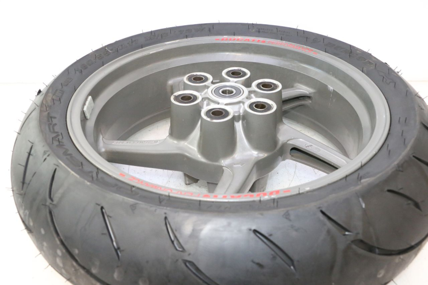 photo de HINTERRADFELGE UND REIFEN DUCATI SS IE DS CARENEE 1000 (2002 - 2006) - Technische Nahaufnahme