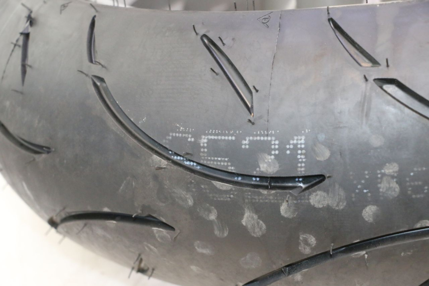 photo de HINTERRADFELGE UND REIFEN DUCATI SS IE DS CARENEE 1000 (2002 - 2006) - Oberflächenzustand und Material