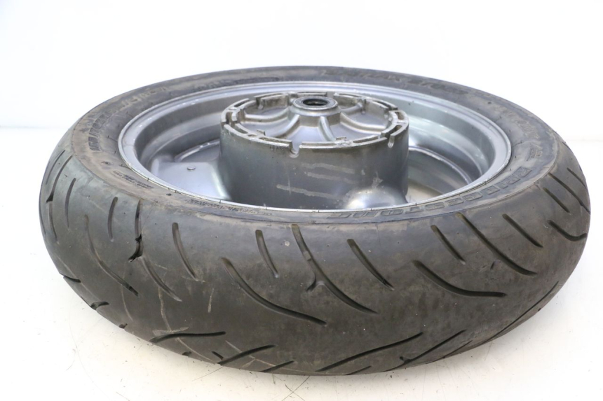photo de HINTERRADFELGE UND REIFEN HONDA ST PAN EUROPEAN 1100 (1990 - 2002) - Hochauflösende Nahaufnahme
