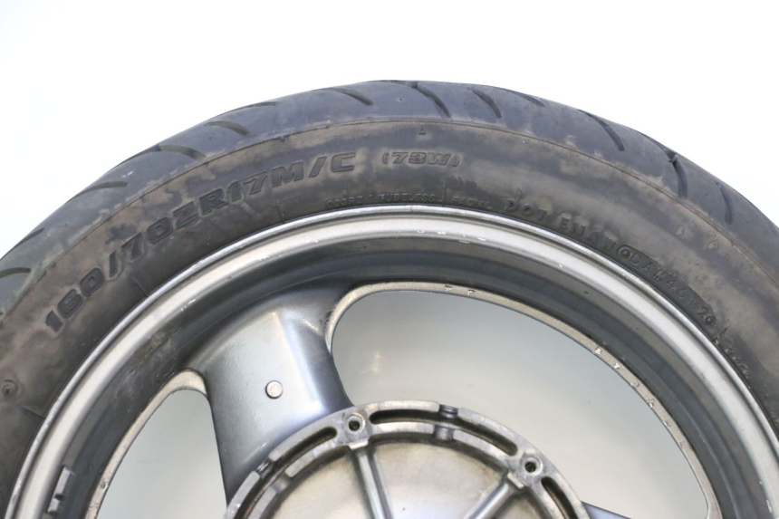 photo de HINTERRADFELGE UND REIFEN HONDA ST PAN EUROPEAN 1100 (1990 - 2002) - Zoom auf Gebrauchszustand