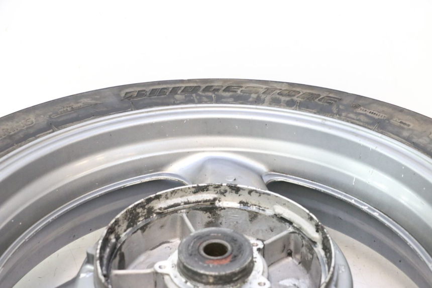 photo de HINTERRADFELGE UND REIFEN HONDA ST PAN EUROPEAN 1100 (1990 - 2002) - Details der Befestigungspunkte