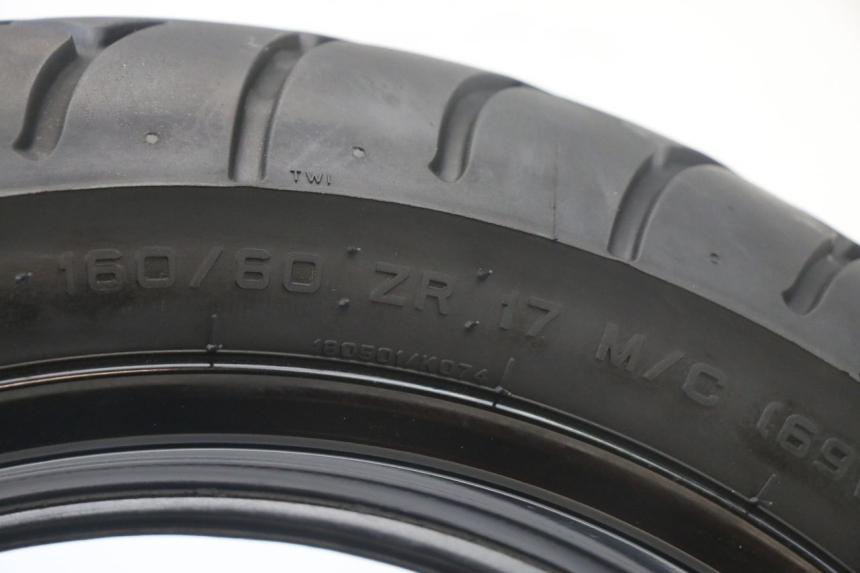 photo de HINTERRADFELGE UND REIFEN SUZUKI GSX F GSXF 650 (2007 - 2015) - Zoom auf Komponenten