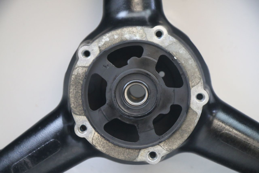 photo de HINTERRADFELGE UND REIFEN SUZUKI GSX F GSXF 650 (2007 - 2015) - Technische Nahaufnahme