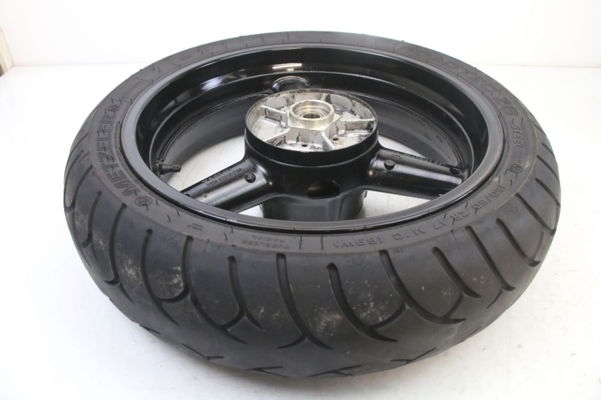 photo de HINTERRADFELGE UND REIFEN SUZUKI GSX F GSXF 650 (2007 - 2015) - Details der Befestigungspunkte