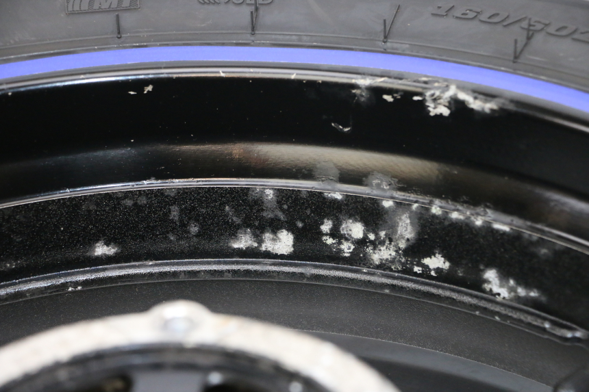 photo de HINTERRADFELGE UND REIFEN SUZUKI GSX F GSXF 650 (2007 - 2015) - Zoom auf Komponenten