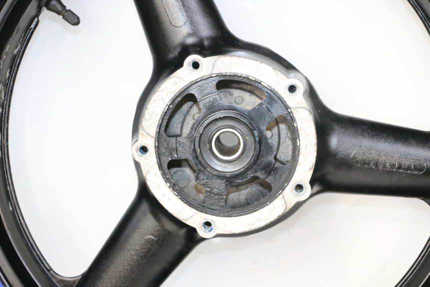 photo de HINTERRADFELGE UND REIFEN SUZUKI GSX F GSXF 650 (2007 - 2015) - Technische Nahaufnahme