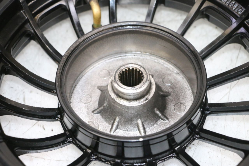 photo de HINTERRADFELGE UND REIFEN NECO TEMPO 4T 50 (2022 - 2026) - Weitere Ansicht des Artikels