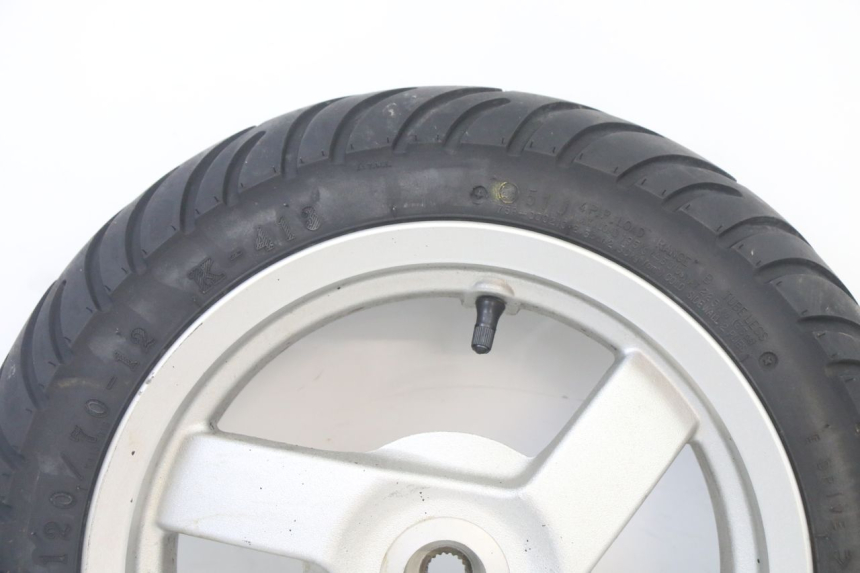 photo de HINTERRADFELGE UND REIFEN PEUGEOT VIVACITY NEW 2T 50 (2008 - 2017) - Zoom auf Gebrauchszustand