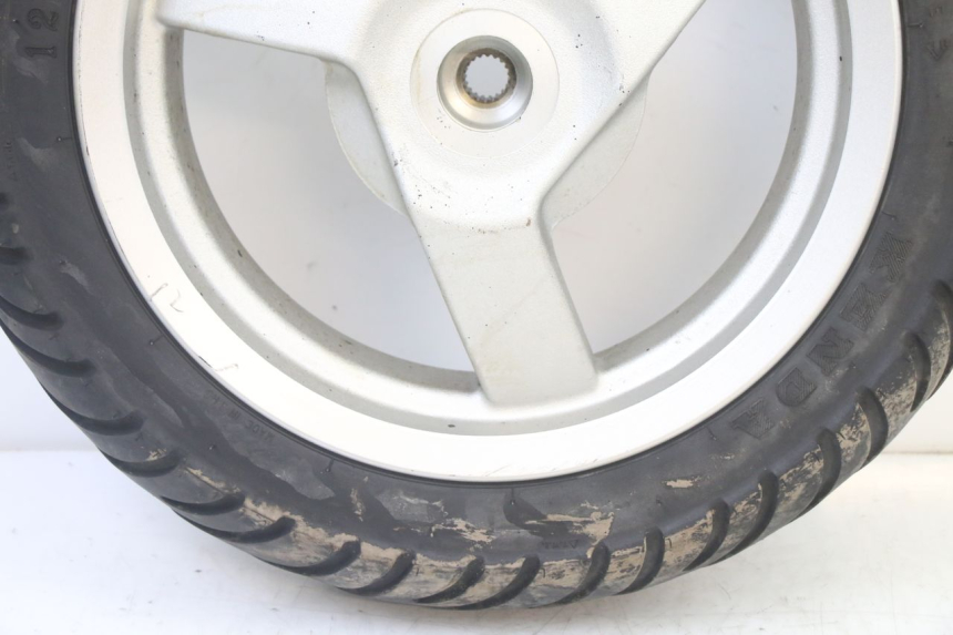 photo de HINTERRADFELGE UND REIFEN PEUGEOT VIVACITY NEW 2T 50 (2008 - 2017) - Alternative Perspektive