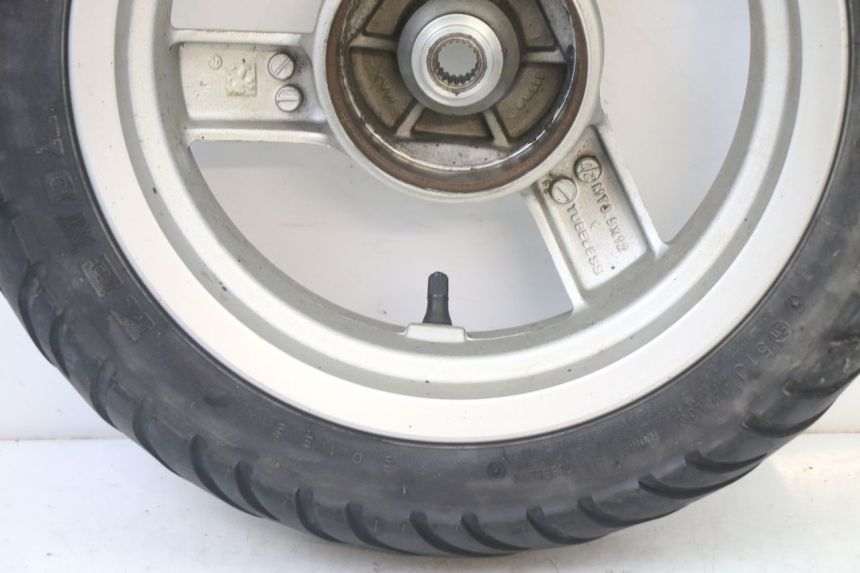 photo de HINTERRADFELGE UND REIFEN PEUGEOT VIVACITY NEW 2T 50 (2008 - 2017) - Geprüftes Gebrauchtteil