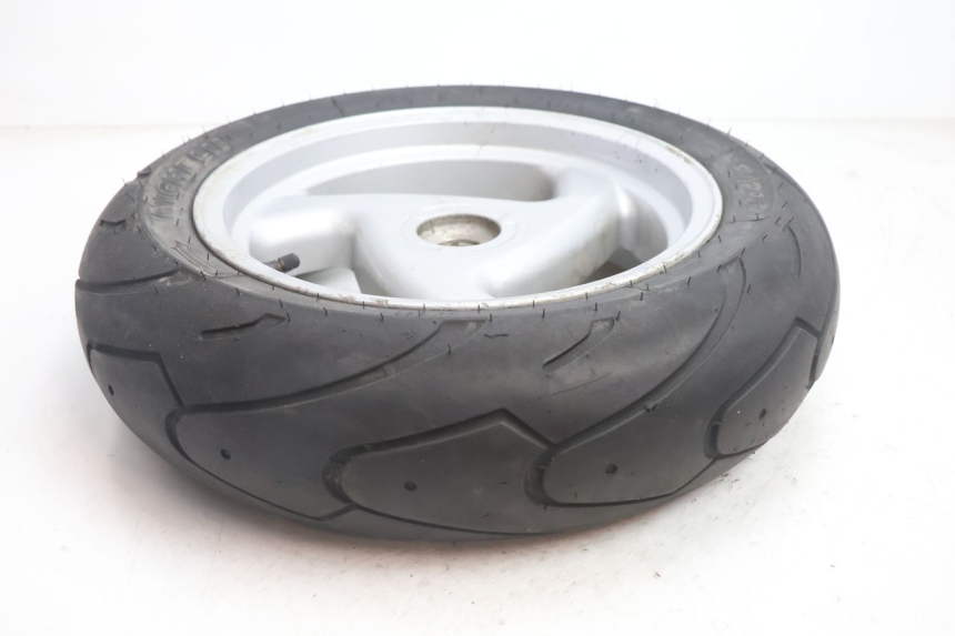 photo de HINTERRADFELGE UND REIFEN PEUGEOT VIVACITY 50 (2004 - 2009) - Technische Nahaufnahme