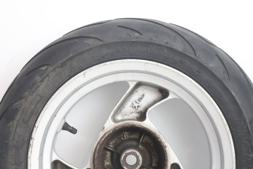 photo de HINTERRADFELGE UND REIFEN PEUGEOT VIVACITY 50 (2004 - 2009) - Details der Befestigungspunkte