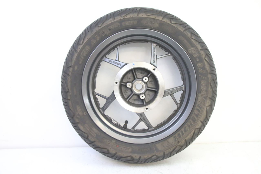 photo de HINTERRADFELGE UND REIFEN YAMAHA XMAX X-MAX 125 (2021 - 2025) - Hauptansicht