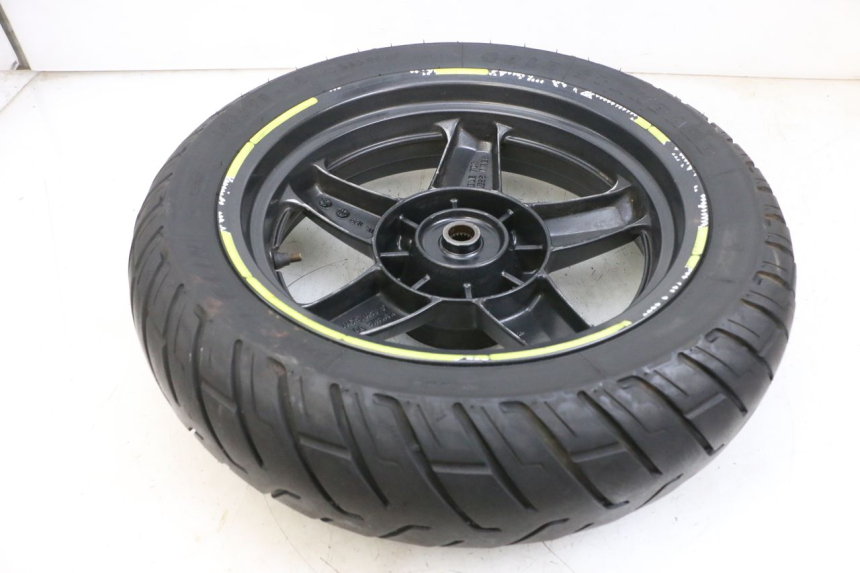 photo de HINTERRADFELGE UND REIFEN YAMAHA XMAX X-MAX 125 (2006 - 2009) - Zoom auf Gebrauchszustand