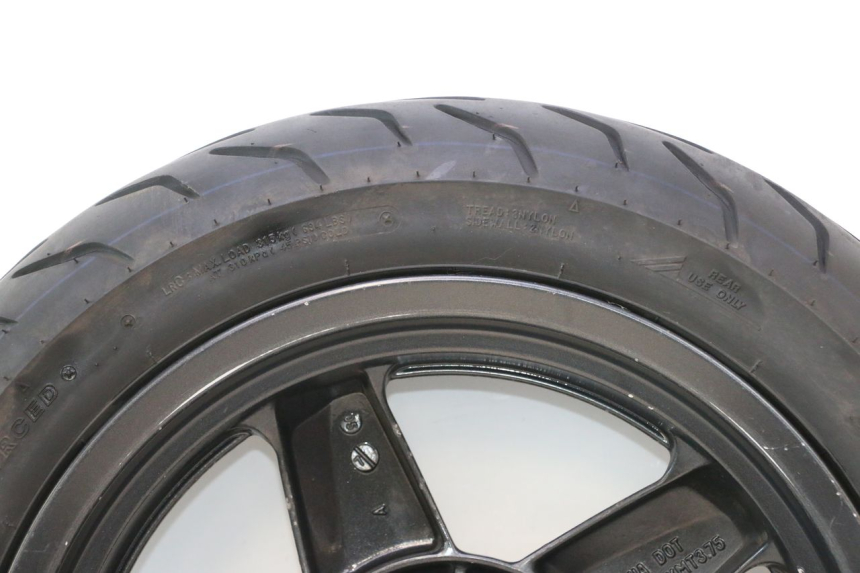 photo de HINTERRADFELGE UND REIFEN YAMAHA XMAX X-MAX 125 (2006 - 2009) - Hochauflösende Nahaufnahme