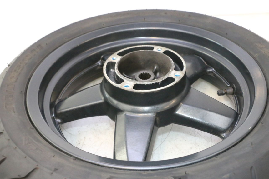 photo de HINTERRADFELGE UND REIFEN YAMAHA XMAX X-MAX 125 (2006 - 2009) - Oberflächenzustand und Material