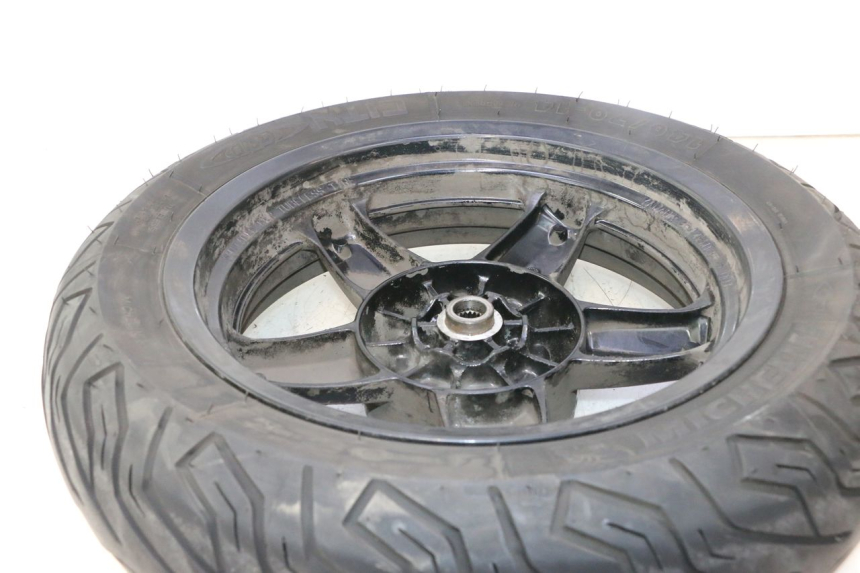 photo de HINTERRADFELGE UND REIFEN YAMAHA X-MAX XMAX 125 (2010 - 2013) - Charakteristische Merkmale