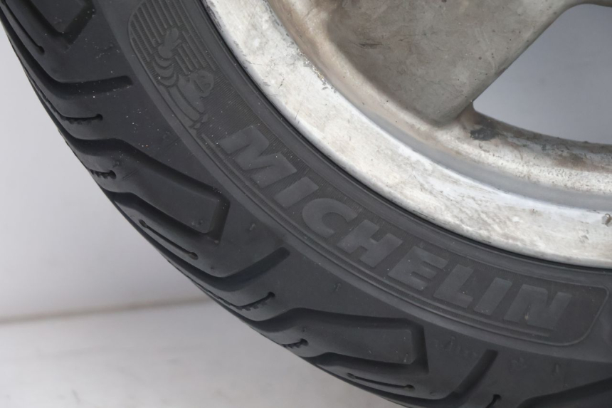 photo de HINTERRADFELGE UND REIFEN PIAGGIO X8 STREET 125 (2006 - 2007) - Detaillierte Sichtprüfung