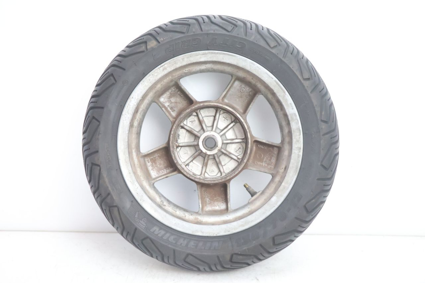photo de HINTERRADFELGE UND REIFEN PIAGGIO X8 STREET 125 (2006 - 2007) - Oberflächenzustand und Material