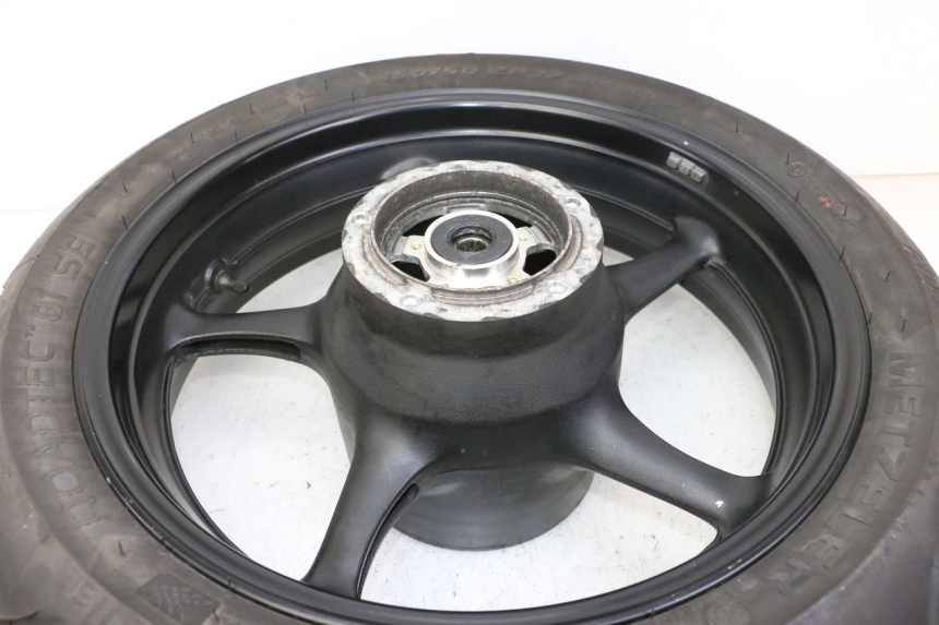 photo de HINTERRADFELGE UND REIFEN YAMAHA XJ6 ABS 600 (2008 - 2016) - Alternative Perspektive