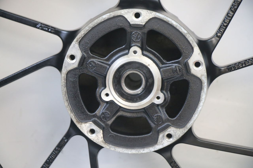 photo de HINTERRADFELGE UND REIFEN YAMAHA TRACER 7 700 (2020 - 2024) - Kennzeichnungen und Originalreferenzen