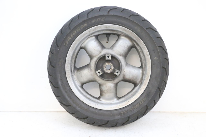 photo de HINTERRADFELGE UND REIFEN YAMAHA YP MAJESTY 125 (2002 - 2006) - Hauptansicht