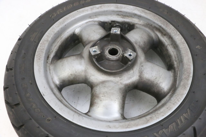 photo de HINTERRADFELGE UND REIFEN YAMAHA YP MAJESTY 125 (2002 - 2006) - Oberflächenzustand und Material