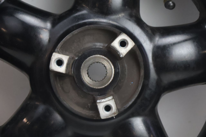 photo de HINTERRADFELGE UND REIFEN YAMAHA YP MAJESTY 125 (2002 - 2006) - Alternative Perspektive