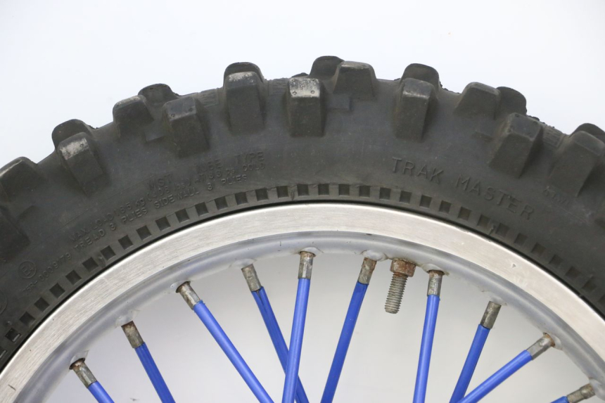 photo de HINTERRADFELGE UND REIFEN YAMAHA YZ 85 (2002 - 2018) - Fokus auf die Struktur