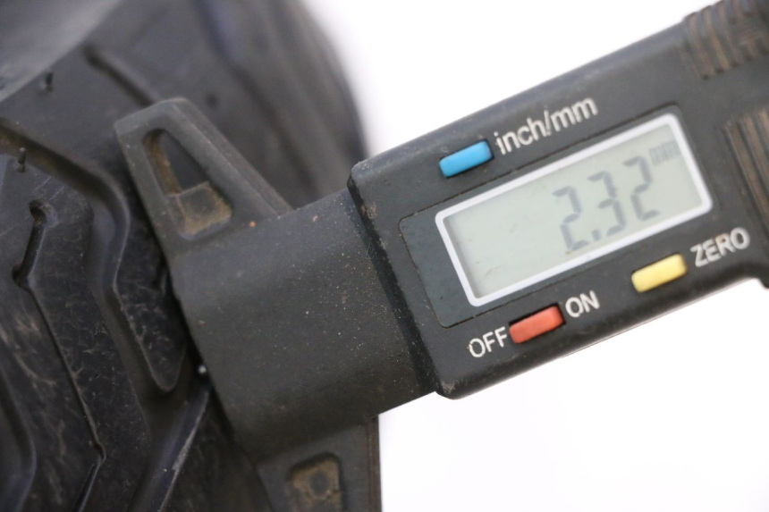 photo de HINTERRADFELGE UND REIFEN PIAGGIO ZIP 4T 50 (2018 - 2020) - Hochauflösende Nahaufnahme