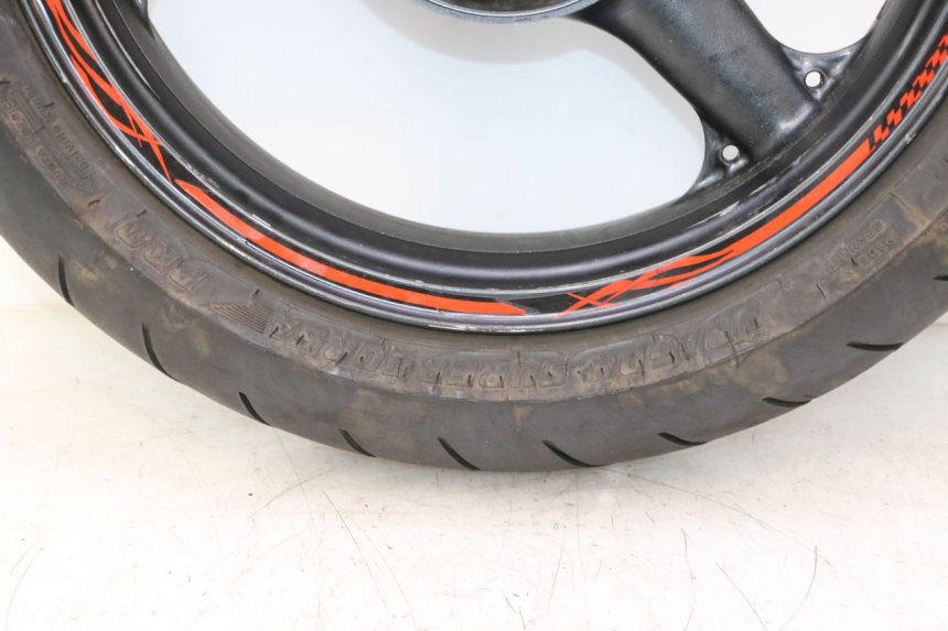 photo de HINTERRADFELGE UND REIFEN KAWASAKI ZX-6R ZX6R 600 (1995 - 1997) - Zoom auf Komponenten