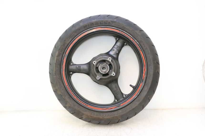 photo de HINTERRADFELGE UND REIFEN KAWASAKI ZX-6R ZX6R 600 (1995 - 1997) - Hochauflösende Nahaufnahme