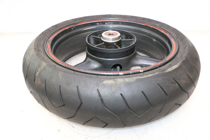 photo de HINTERRADFELGE UND REIFEN KAWASAKI ZX-6R ZX6R 600 (1995 - 1997) - Technische Nahaufnahme