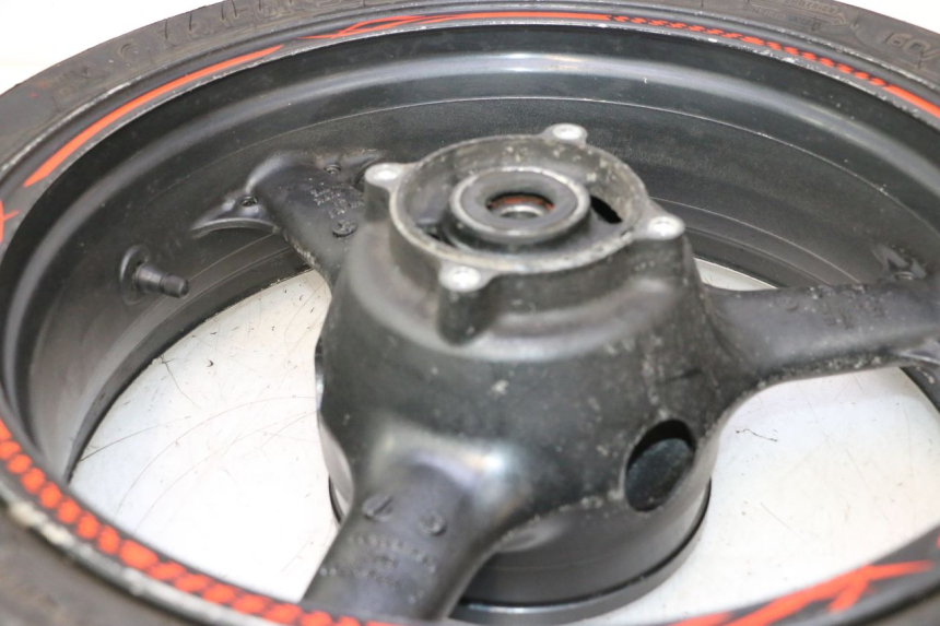 photo de HINTERRADFELGE UND REIFEN KAWASAKI ZX-6R ZX6R 600 (1995 - 1997) - Details der Befestigungspunkte