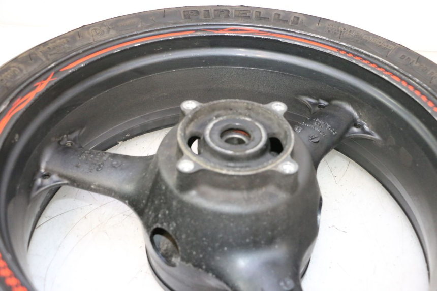 photo de HINTERRADFELGE UND REIFEN KAWASAKI ZX-6R ZX6R 600 (1995 - 1997) - Oberflächenzustand und Material