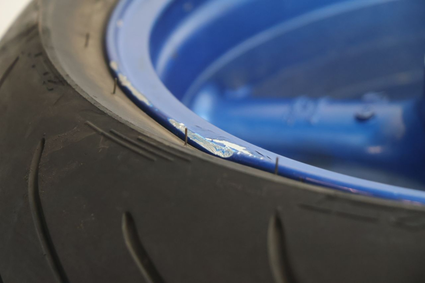 photo de HINTERRADFELGE UND REIFEN KAWASAKI ZX-6R ZX6R 600 (2000 - 2002) - Detaillierte Sichtprüfung