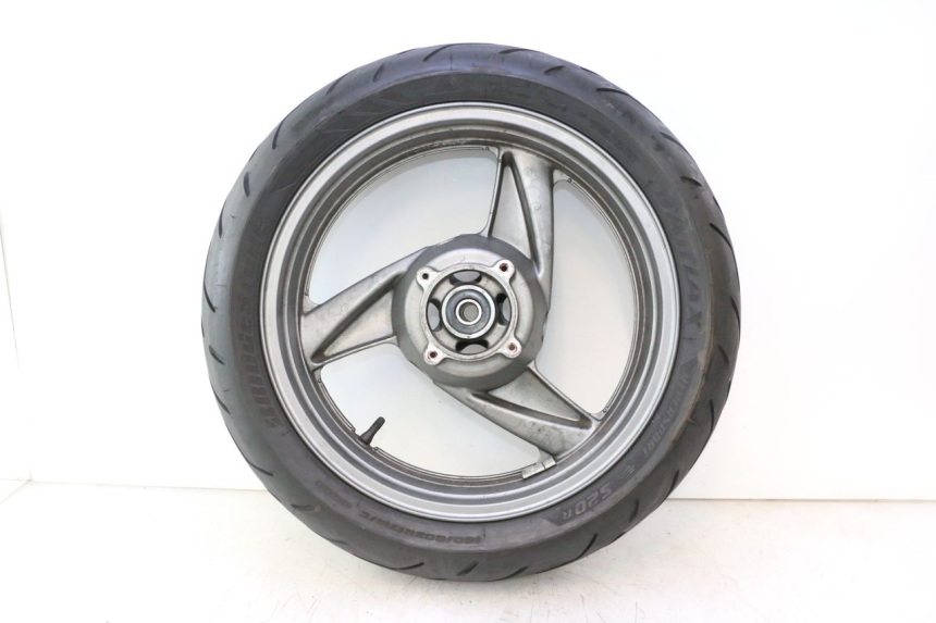 photo de HINTERRADFELGE UND REIFEN KAWASAKI ZZR 600 (1995 - 2004) - Hauptansicht