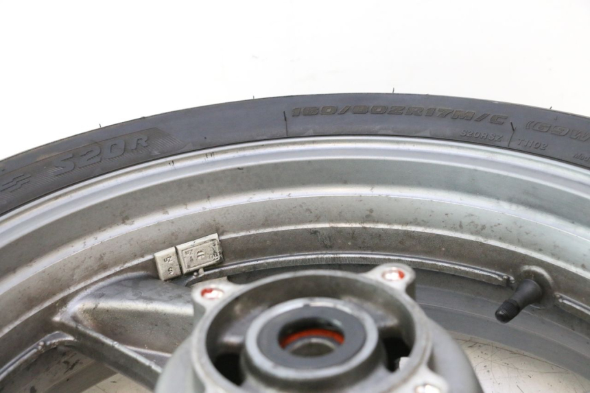 photo de HINTERRADFELGE UND REIFEN KAWASAKI ZZR 600 (1995 - 2004) - Ergänzendes Produktfoto