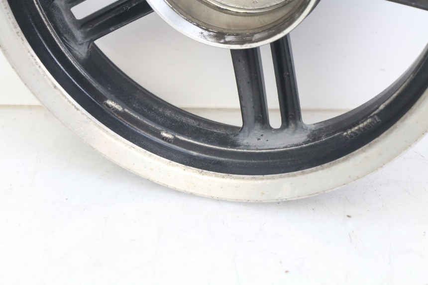 photo de HINTEN FELGE KYMCO AGILITY 16+ 4T 50 (2018 - 2023) - Zoom auf Gebrauchszustand