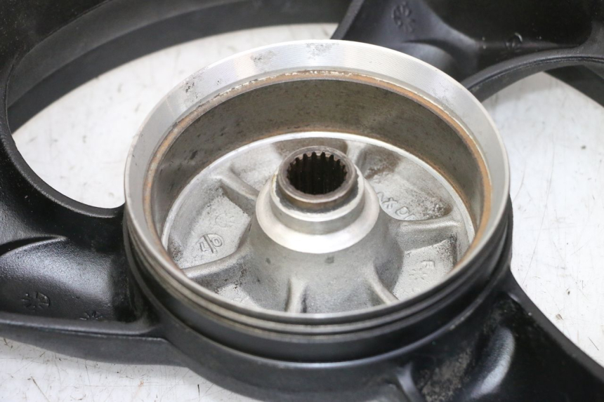 photo de HINTENES FELGE KYMCO AGILITY 4T 50 (2005 - 2018) - Fokus auf die Struktur