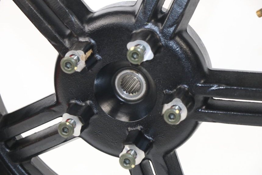 photo de HINTERRADFELGE KYMCO AGILITY CITY 16P 125 (2015 - 2021) - Charakteristische Merkmale