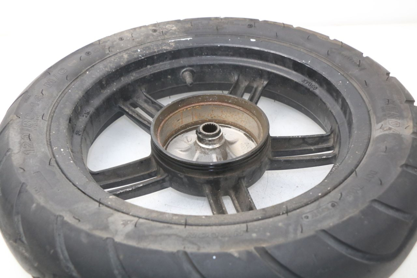 photo de HINTEN FELGE KYMCO AGILITY CITY 2T 50 (2008 - 2016) - Zoom auf Gebrauchszustand