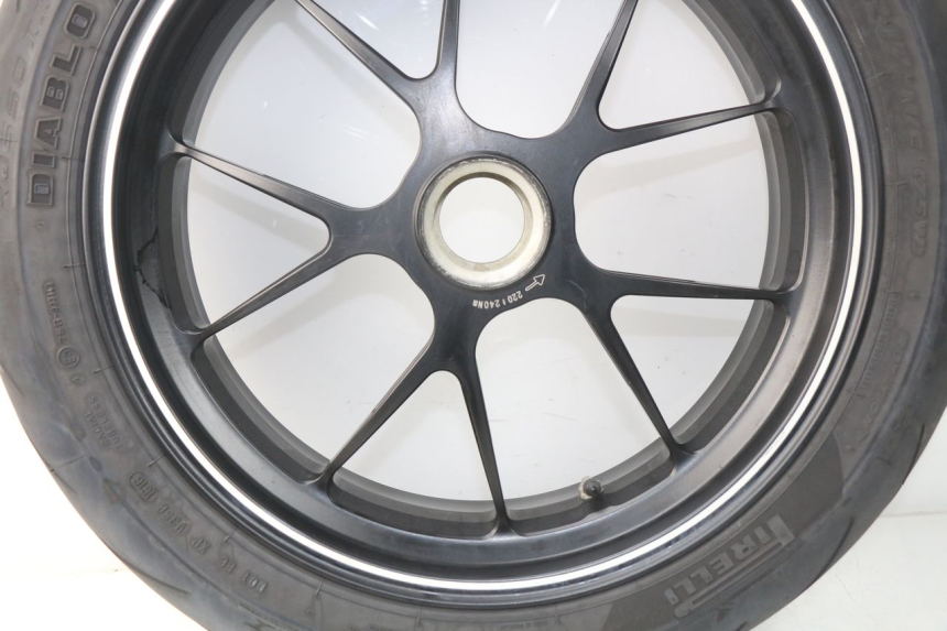 photo de HINTERRADFELGE MV AGUSTA BRUTALE R WALLY 910 (2008 - 2008) - Hochauflösende Nahaufnahme