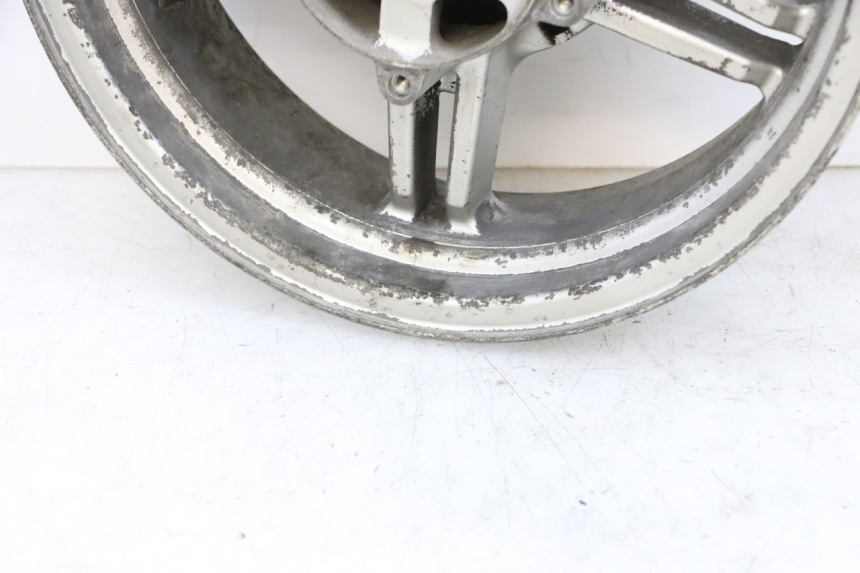 photo de HINTERRADFELGE SUZUKI BURGMAN EXECUTIVE ABS 650 (2006 - 2012) - Zoom auf Gebrauchszustand